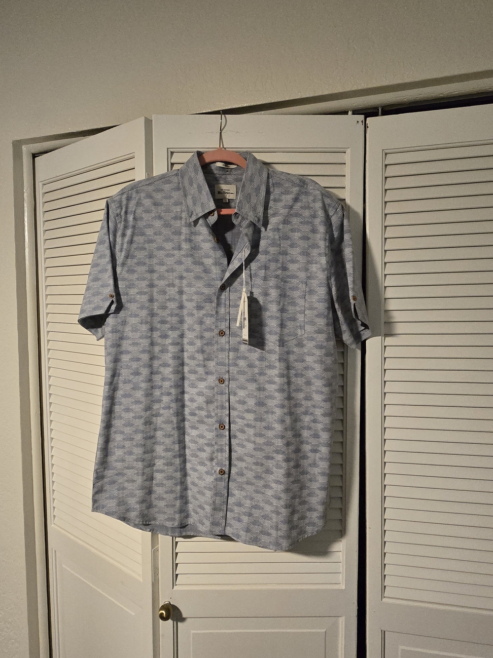 Ben Sherman Light Blue Short Sleeve Button-Down Shirt with Subtle Pattern